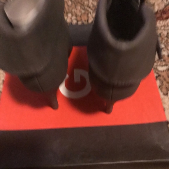 Size 8, New shoe bootie Grey - Picture 3 of 6